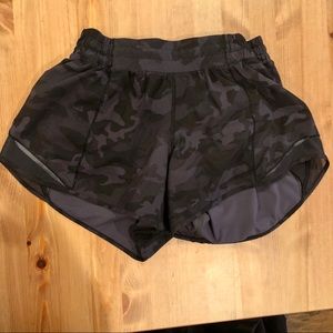 Lululemon Hotty Hot Short 4”